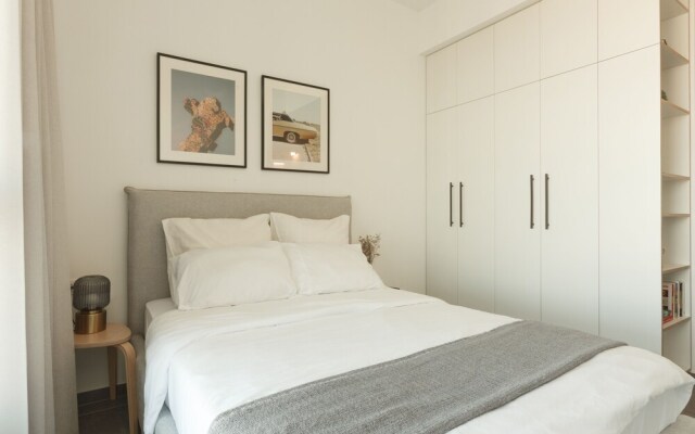 AirTLV - Menachem Begin Apartment