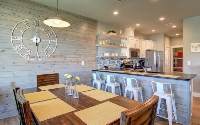 Next Chapter 3Br Condo