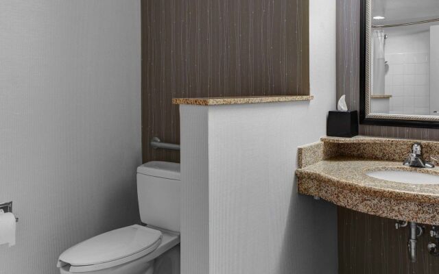 Courtyard by Marriott Anniston Oxford