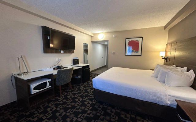 Baymont Inn and Suites Medicine Hat