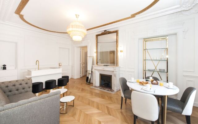 Champs Elysées - Lincoln Appartements