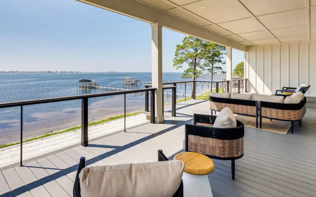 Private Beach + Bay View: Luxury Navarre Escape!