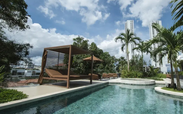 Sophisticated 1BR Apt at Coco del mar