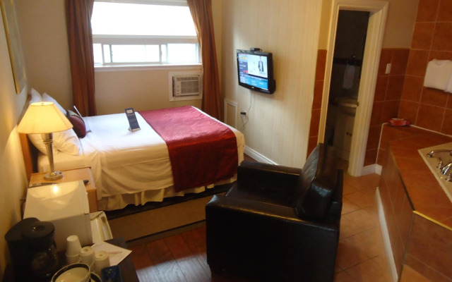 Bayside Inn & Waterfront Suites