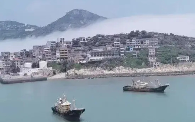 Between sky and sea