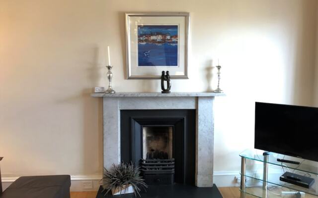 Crown Circus Apartment