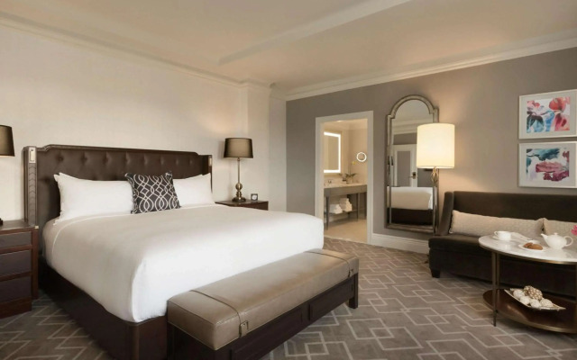 Fairmont Hotel Macdonald