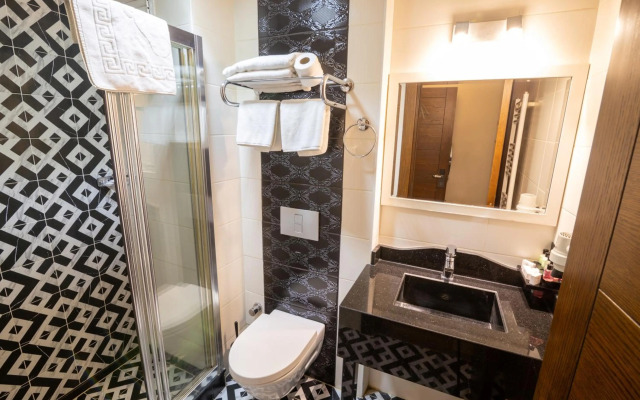 K Suites Hotel
