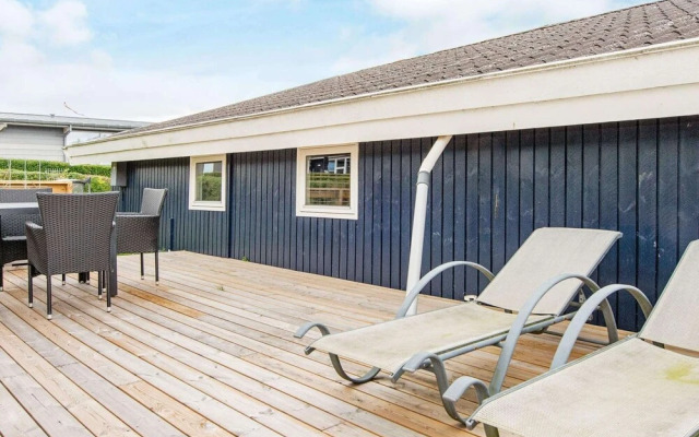 Vibrant Holiday Home in Juelsminde near Sea