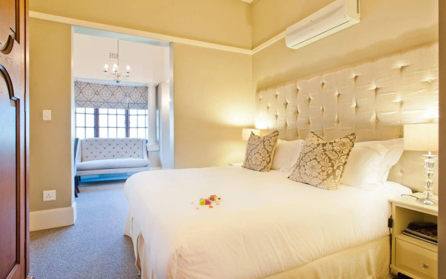 The Saint James on Venice Luxury Guest House