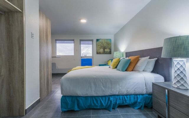 Turibana Plaza Suite 6 w Balcony
