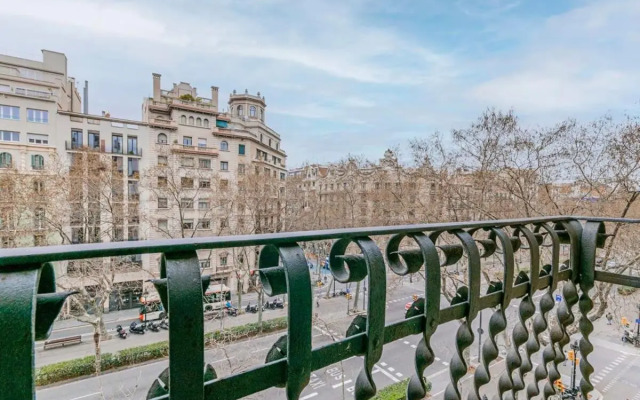 Modern and bright 3BD apartment by Gran Via - Plaza España