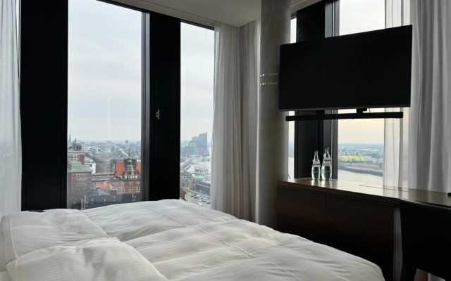 Empire Riverside Hotel