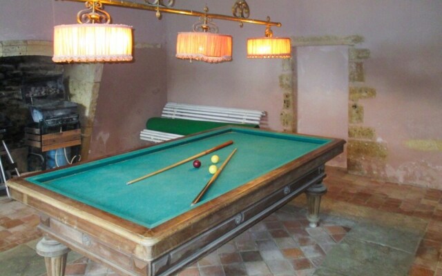 Mansion With 4 Bedrooms in Moussy, With Enclosed Garden