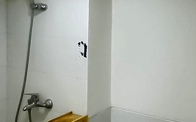 RedLiving Apartemen Jarrdin Cihampelas - Urbano 2 Tower D Min Stay 30 Nights – Bathroom – Bandung