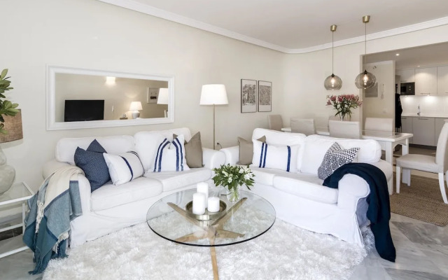 ELD3- Spacious 3 bedroom apt close to Puerto Banus