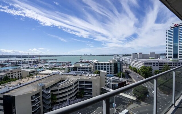 QV CBD 2 Bedroom with Wifi Parking - 972