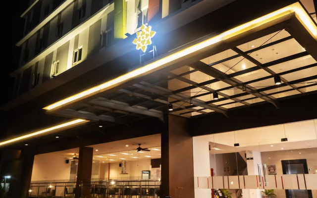 LYNN Hotel Serang