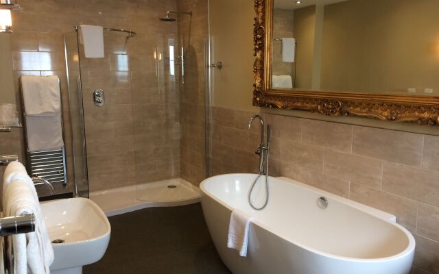 New House Country Hotel