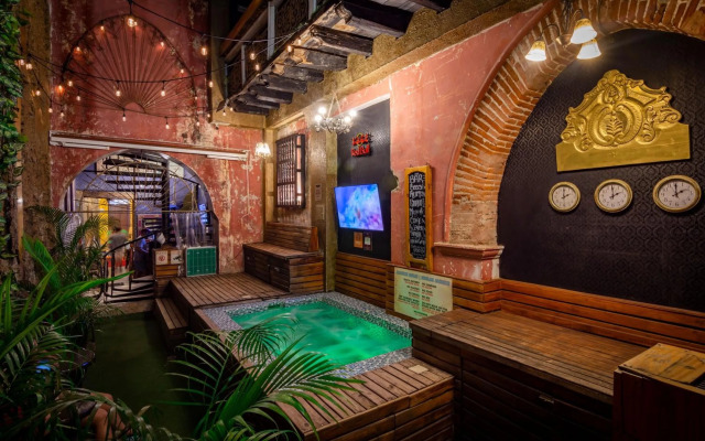 The Clock Hostel And Suites