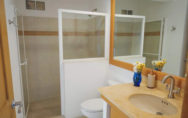 Sleeps 10 Views Beach 1 Block