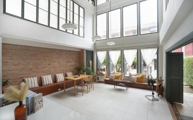 MONET HOME 5BR house near Airport and Nimman