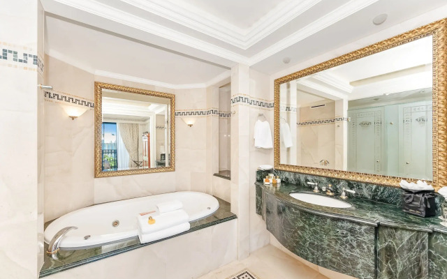 Imperial Hotel Gold Coast