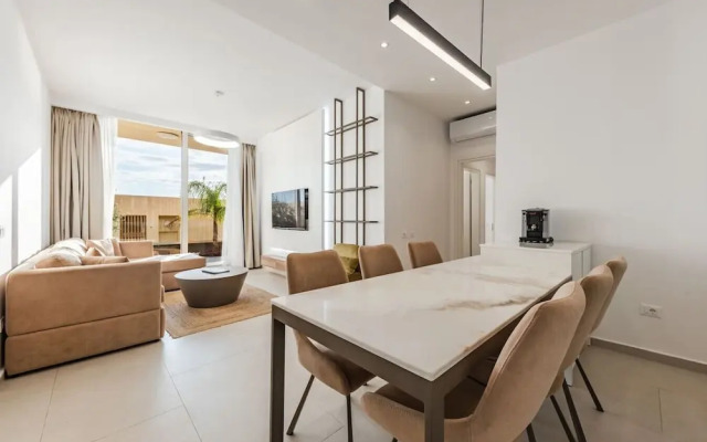 Seaside Retreat Green Coast