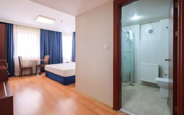 Siyav Hotel