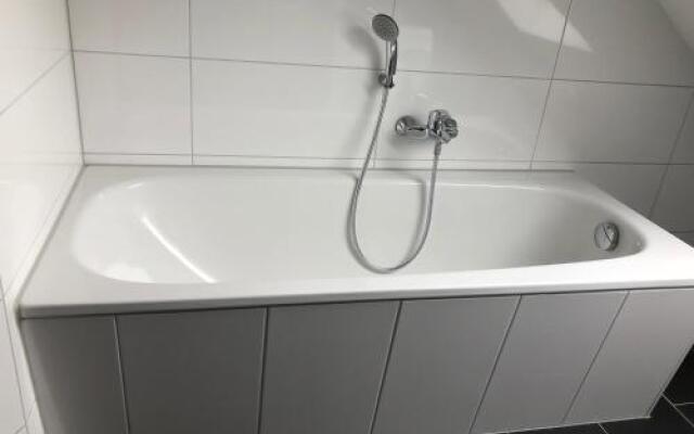 Moderne Wohnung im Grünen