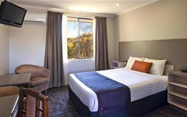Reef Motor Inn