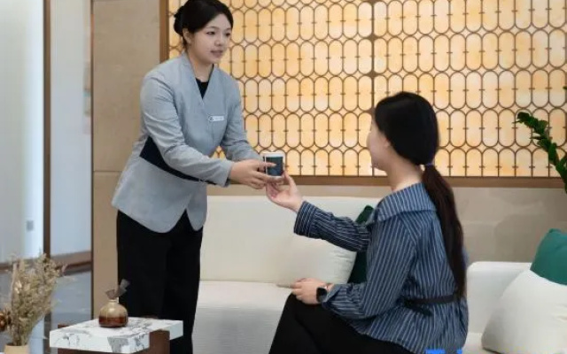 Renjoy Hotel Zhaoqing Xijiang MingzhuSquare Branch – People – Zhaoqing