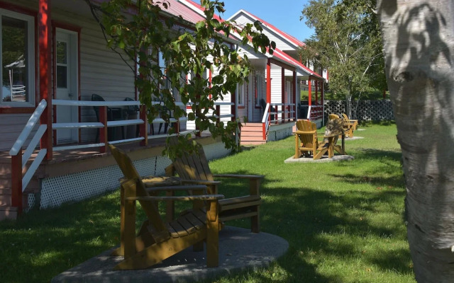 Motel Les Chalets Bo-Fleuve