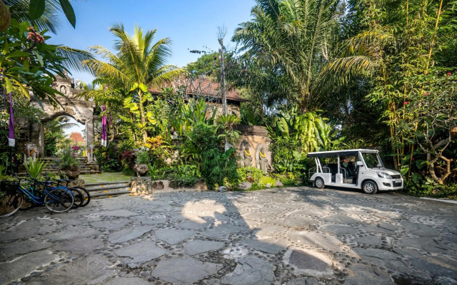 Pramana Watu Kurung Resort