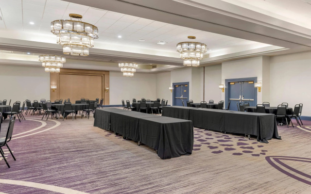 Comfort Inn Brooklyn Center