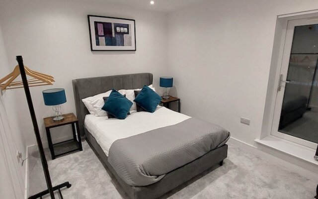 Modern 2 Bedroom Apartments - Camberley