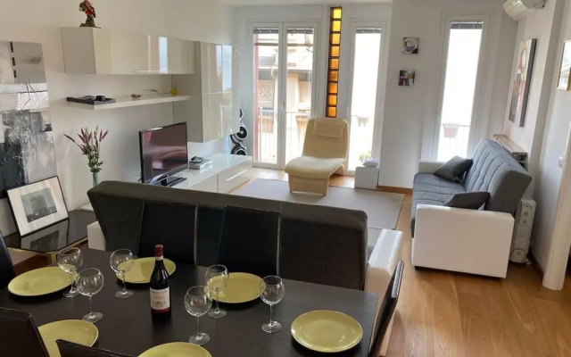 Elizaveta Apartment With Lake View and Terrace