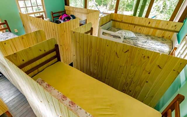 Hostel e Camping Rio das Pedras