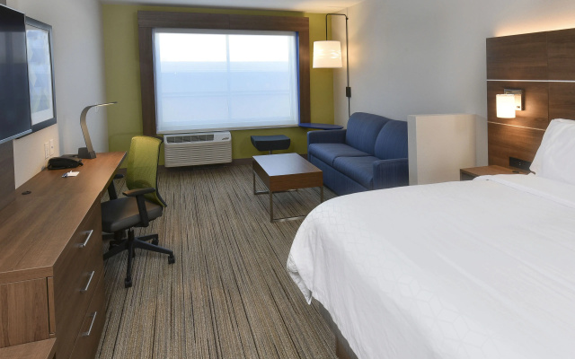 Holiday Inn Express & Suites Madisonville by IHG