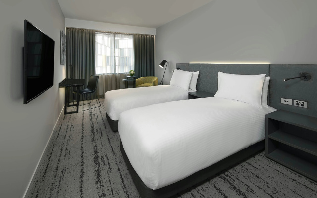 Courtyard by Marriott Brisbane South Bank – Guest Rooms – Brisbane