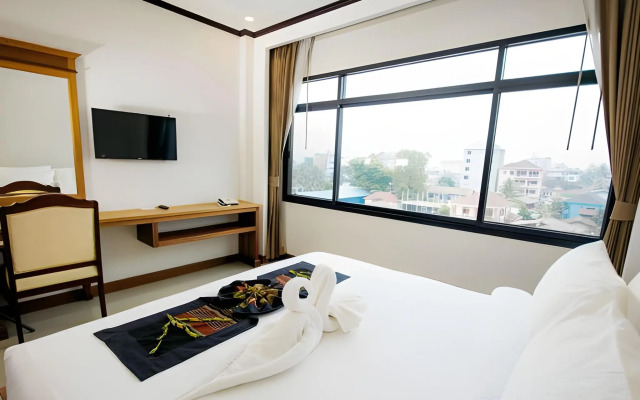 Sisombat Plaza Hotel