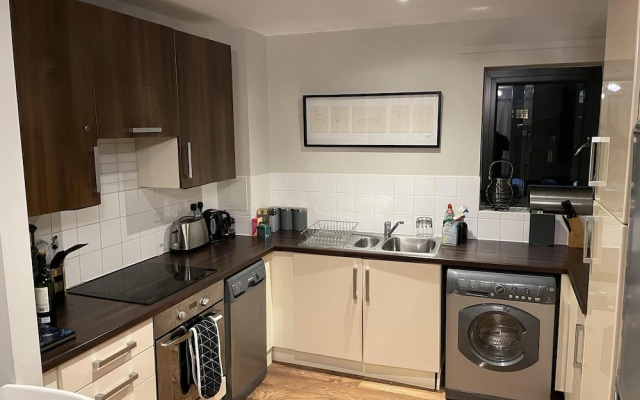 Charming 2-bed Apartment in Bow, London