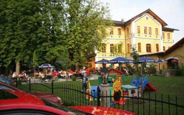 Hotel & Restaurant Waldschloss