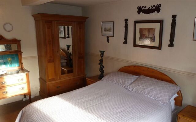 The Kinder Lodge