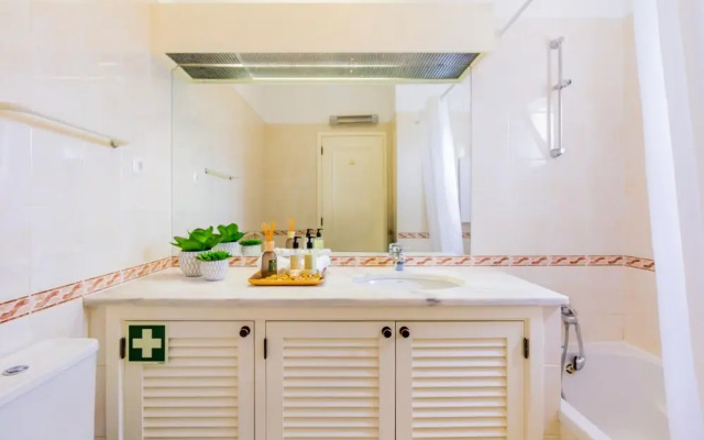 Clube Albufeira, Family Holidays with Pool View