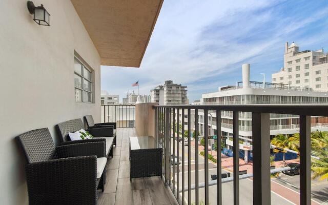 2 Bedroom 2Bath Deluxe Apt with Patio