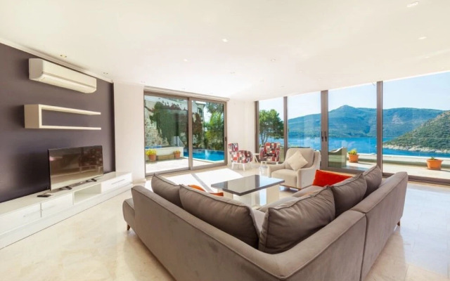 Villa Maris by Akdenizvillam