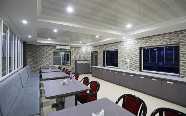 OYO 24971 Hotel South City