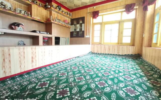 OYO Home Ummer Shafi Wani Homestay