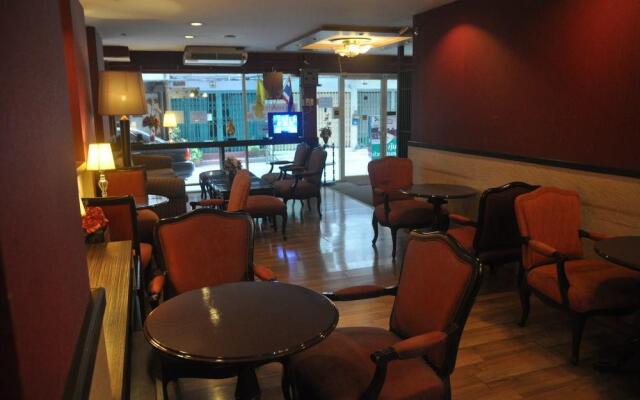 Check Inn Hostel @Phromphong